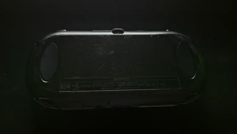 Consola portátil Sony PS Vita en buen estado - 2