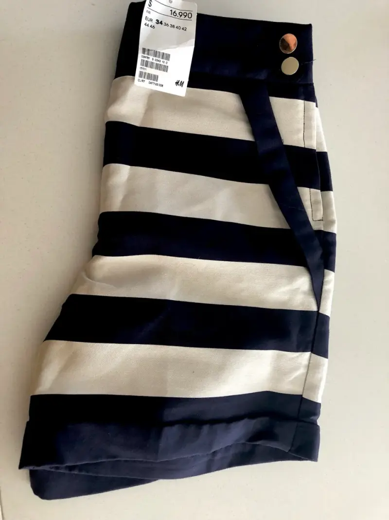 Shorts H&M  nuevo con rayas azul y blanco H&M - 3