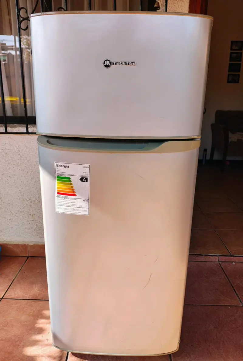 Refrigerador Mademsa de dos puertas - 1