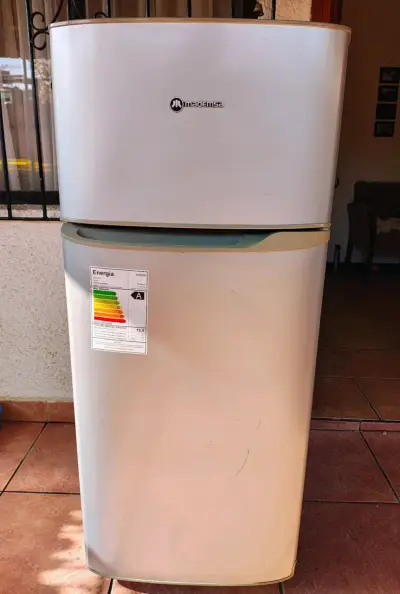 Refrigerador Mademsa de dos puertas - miniatura 1