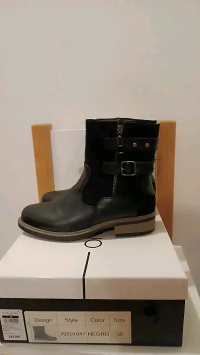 Botines negros de cuero con hebilla talla 36 - miniatura 1