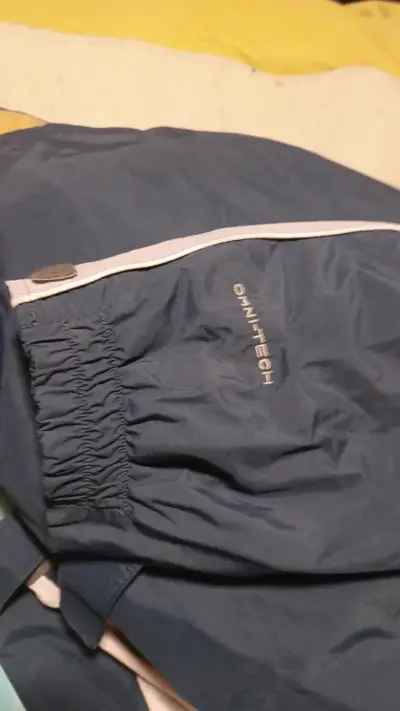 Chaqueta impermeable Omni-Tech azul - miniatura 1