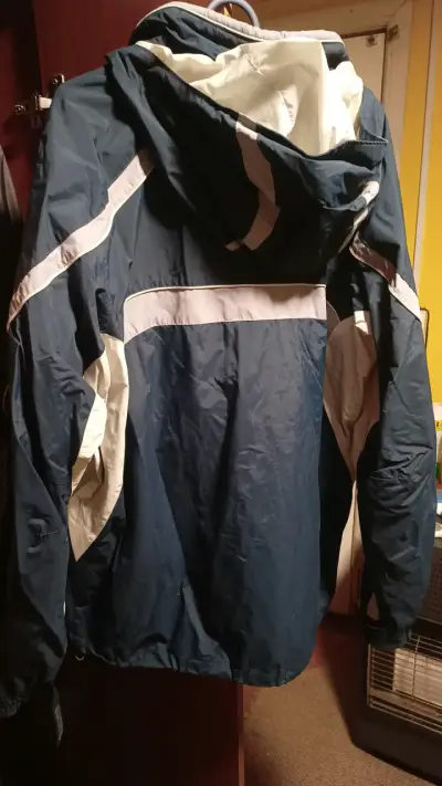 Chaqueta impermeable Omni-Tech azul - miniatura 2