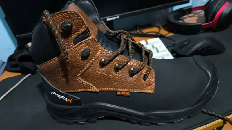 Zapato de seguridad Proflex anticlavo marrón