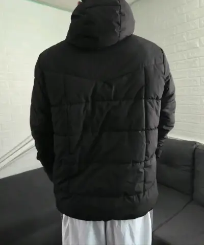 Chaqueta acolchada negra con capucha YPSD - miniatura 2