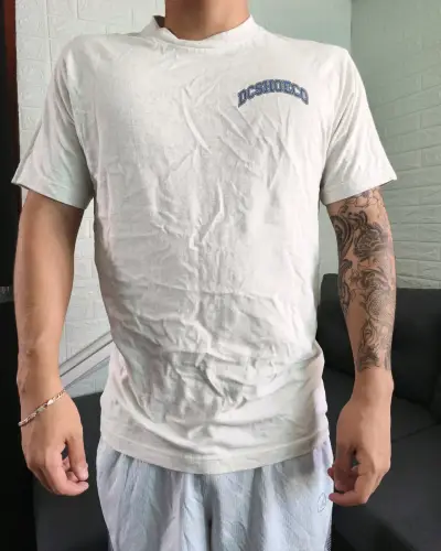 Polera blanca DC Shoes casual - miniatura 1