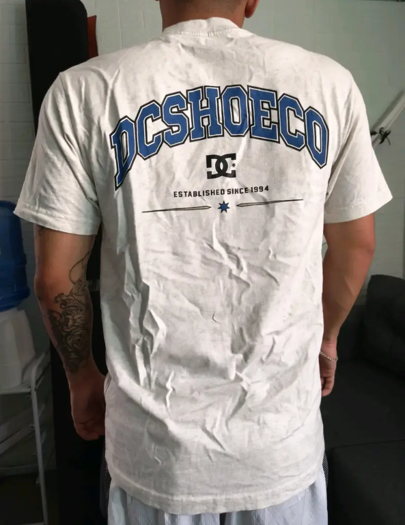 Polera blanca DC Shoes casual - 2