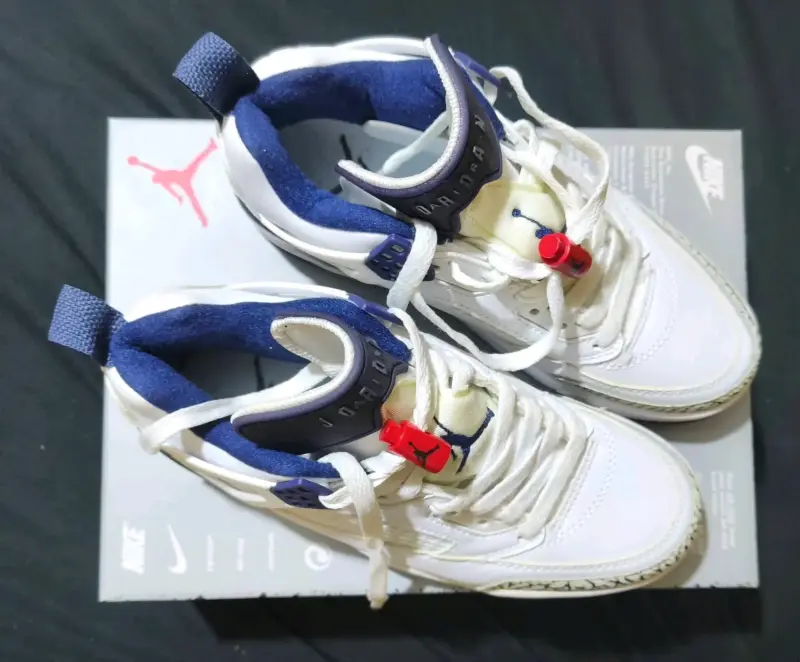 Zapatillas Nike Air Jordan blancas - 2