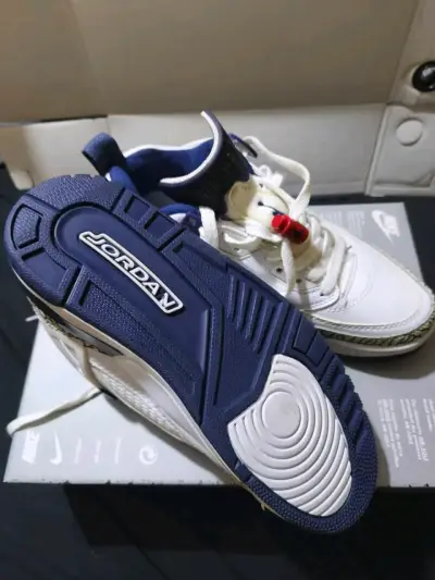 Zapatillas Nike Air Jordan blancas - miniatura 3