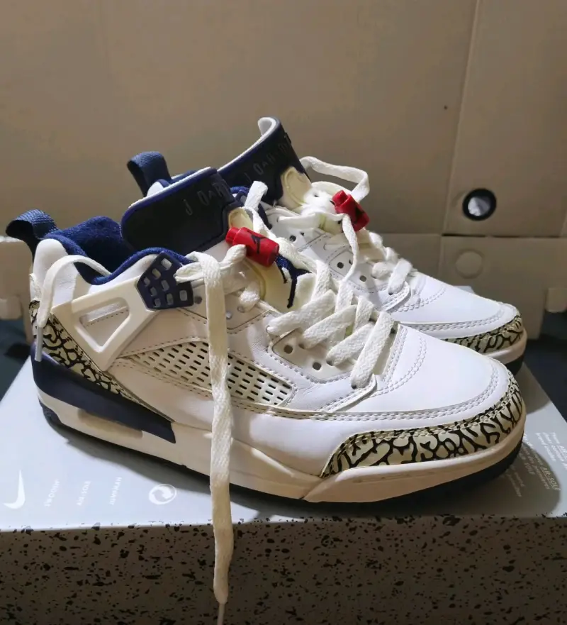 Zapatillas Nike Air Jordan blancas - 4