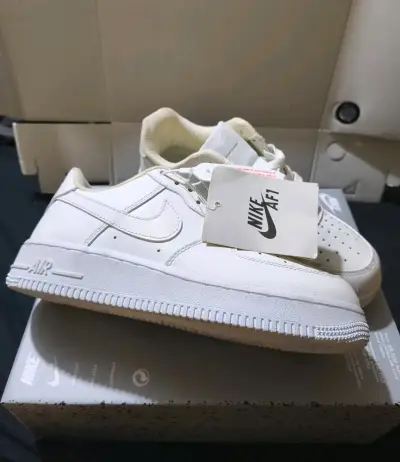 Zapatillas Nike blancas clásicas - miniatura 5