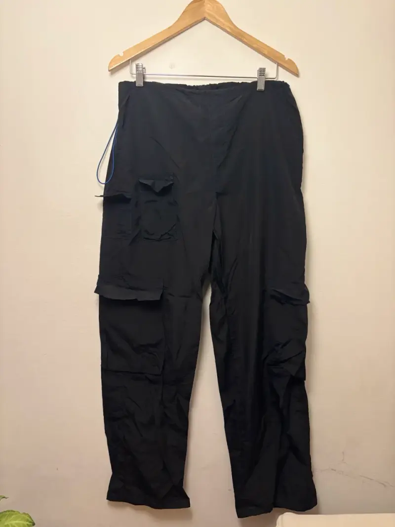 Pantalones cargo negros unisex S/M