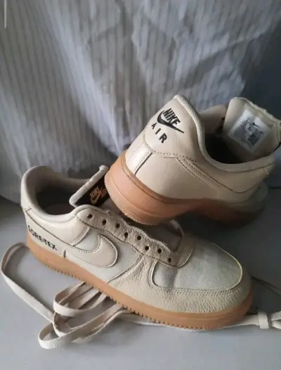 Zapatillas Nike Air Force 1 Gore-Tex beige - miniatura 1