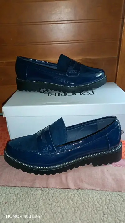 Mocasines de cuero azul. - miniatura 1