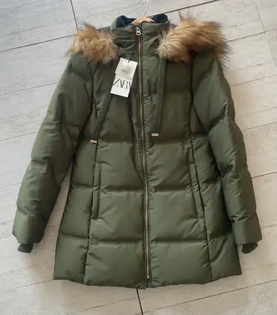 Parka  Zara xs nueva con etiqueta y capucha - miniatura 1