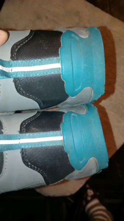 Zapatillas impermeables C74 gris con velcro - miniatura 3