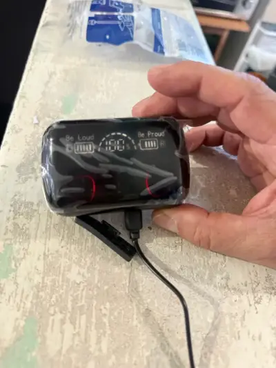 Auriculares inalámbricos M10 con indicador digital - miniatura 3