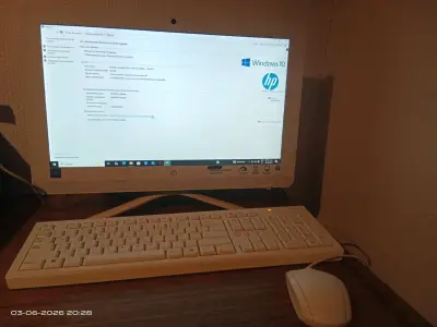 PC All in One HP con teclado y mouse - miniatura 3