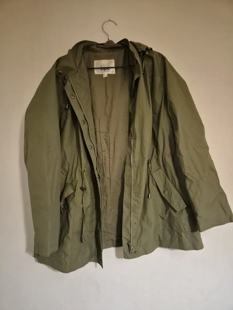 Parka verde militar con capucha - 3