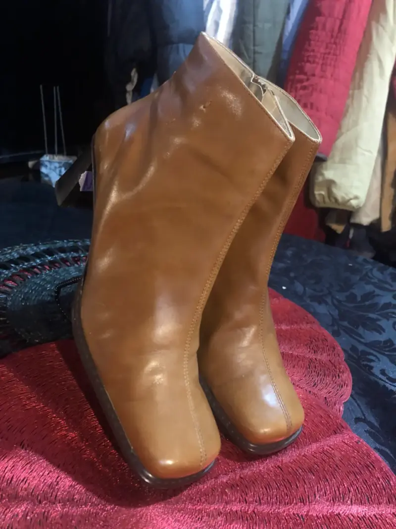Botines de cuero marrón con tacón - 2