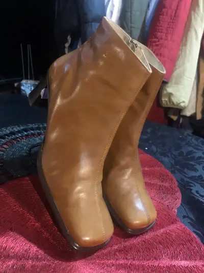 Botines de cuero marrón con tacón - miniatura 2