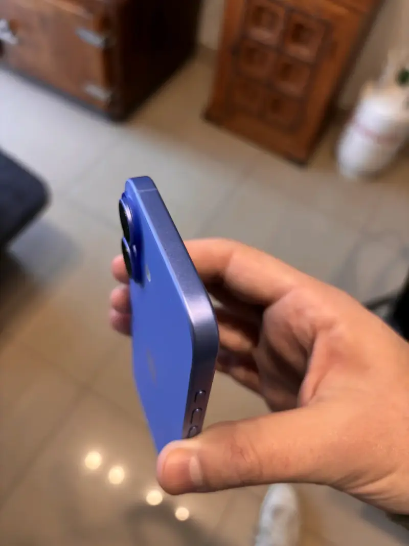 iPhone 16 128 GB - 2