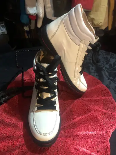 Zapatillas blancas de cuero con cordones - miniatura 2