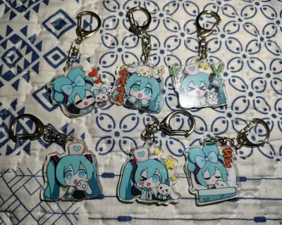 Set de llaveros acrílicos anime de Miku - miniatura 1