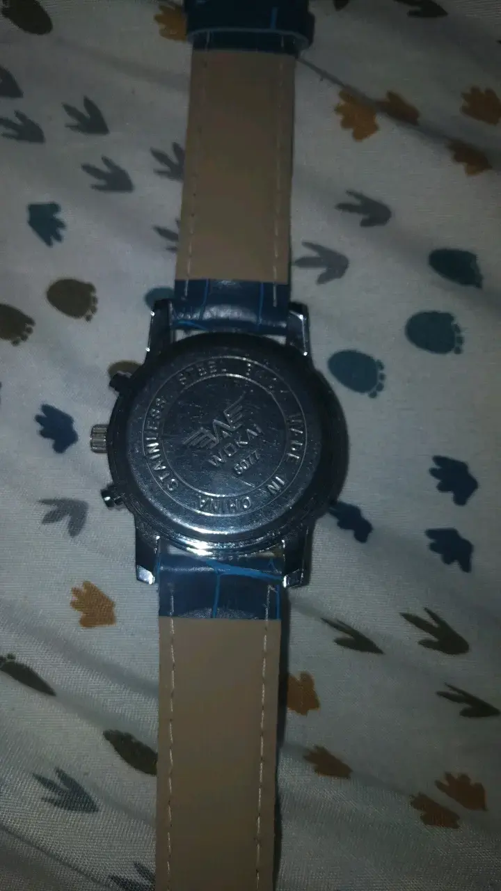 Reloj análogo azul con correa de cuero - 2