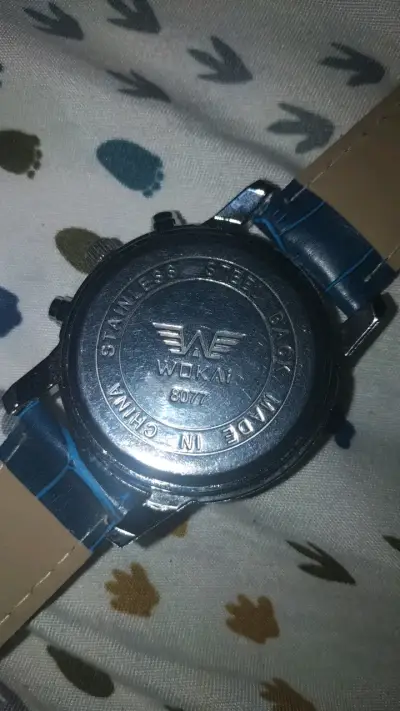 Reloj análogo azul con correa de cuero - miniatura 3