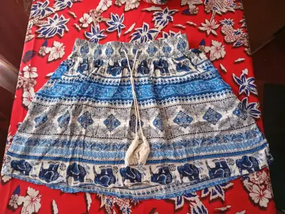 Falda corta bohemia azul y blanca - miniatura 1