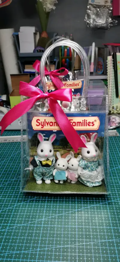 Set de 4 figuras Ternurines Conejos Sylvanian - miniatura 1
