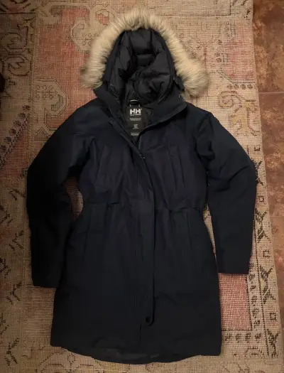 Parka Técnica Helly Hansen Con Capucha - miniatura 1