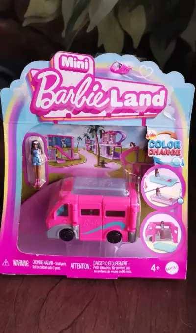 Set de juguetes Mini Barbie Land - miniatura 3