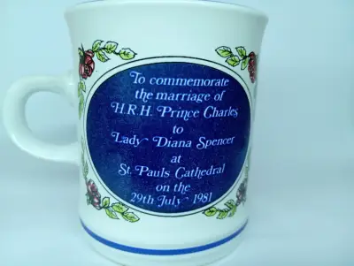 Taza conmemorativa boda real 1981 - miniatura 1