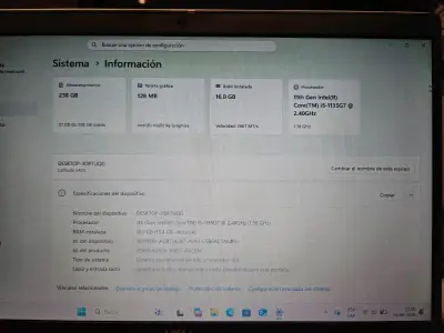 Laptop Dell con procesador Intel Core i5 - miniatura 2