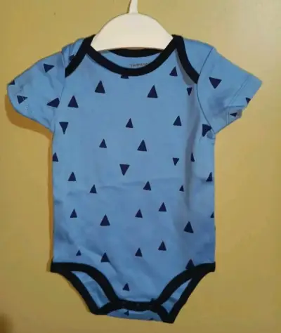 Bodys talla 6M (nuevos) - miniatura 3