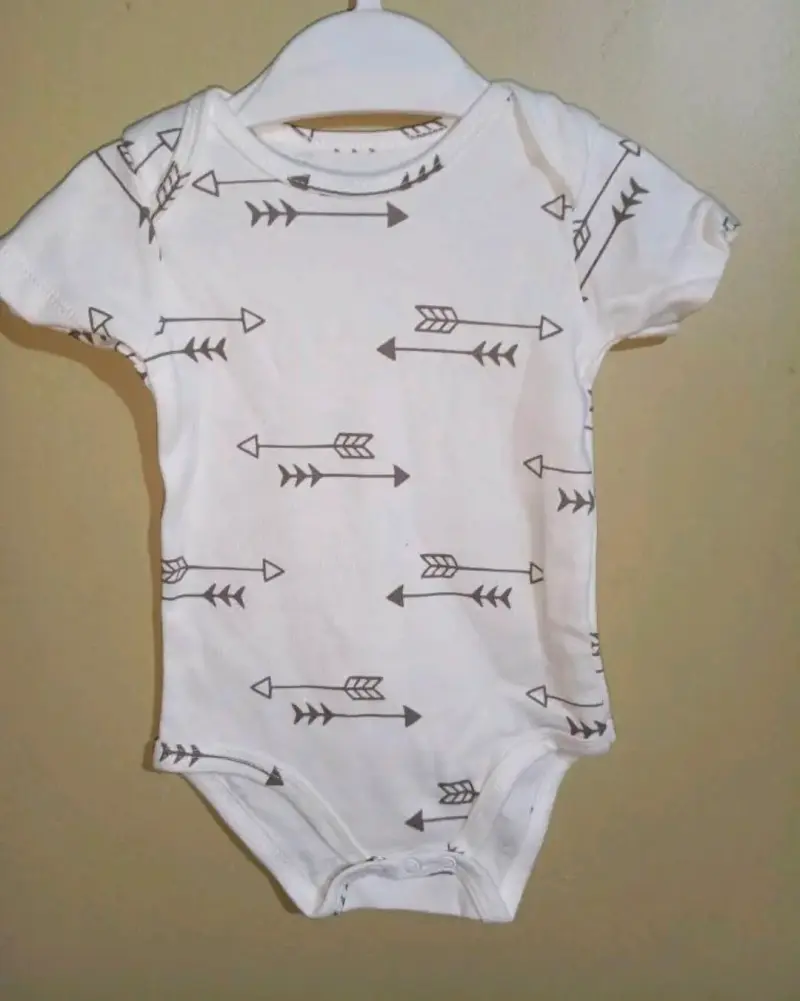 Bodys talla 6M (nuevos) - 4