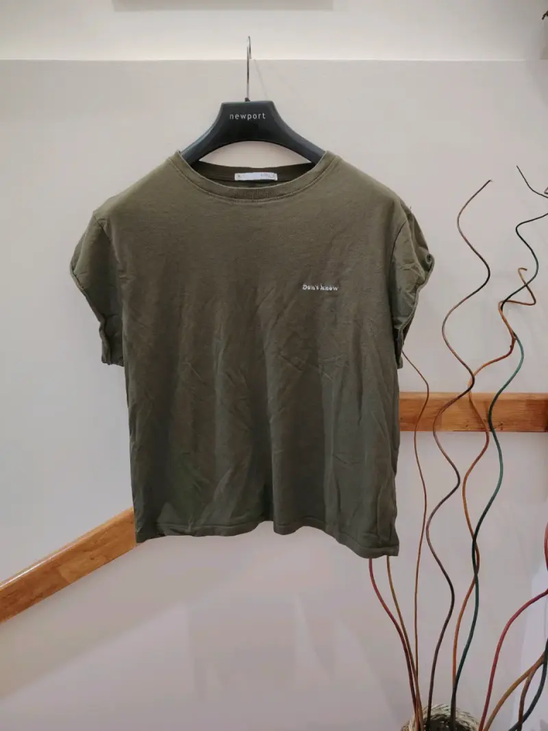 Polera verde oliva