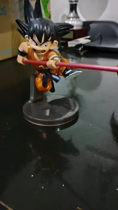 Figura de acción Goku con bastón - miniatura 1