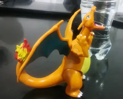 Figura de acción Charizard Pokémon - miniatura 2