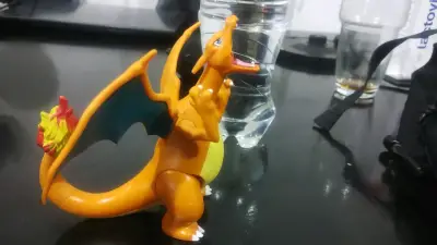 Figura de acción Charizard Pokémon - miniatura 3