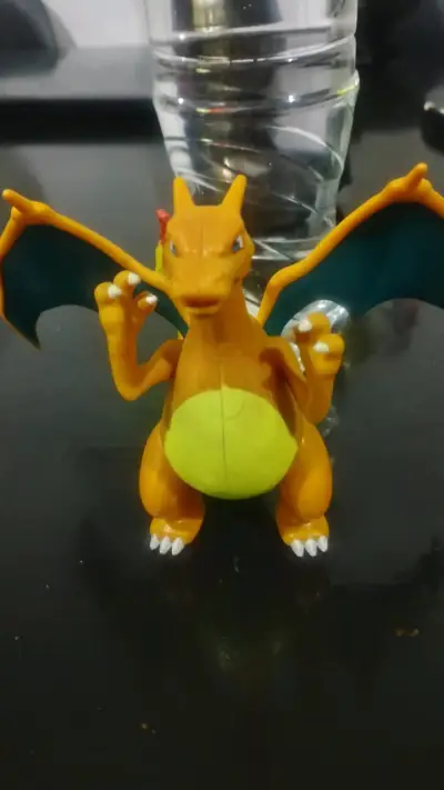 Figura de acción Charizard Pokémon - miniatura 4
