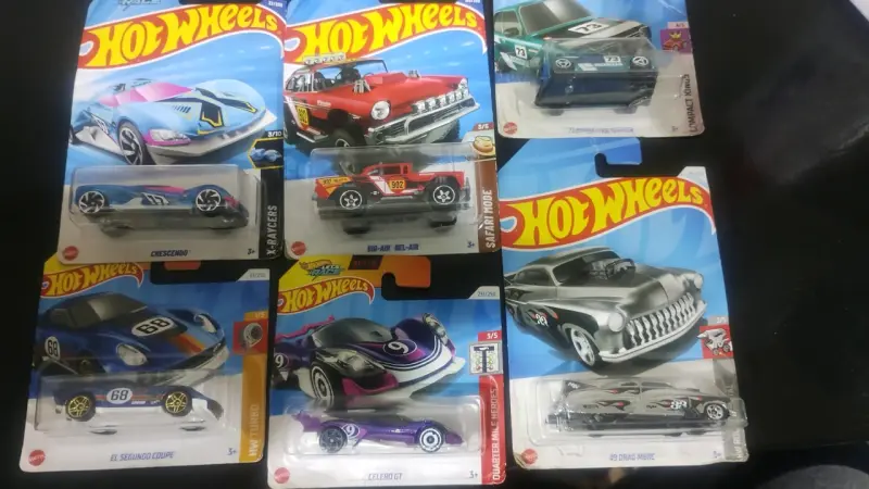 Set de autos Hot Wheels colección especial - 1