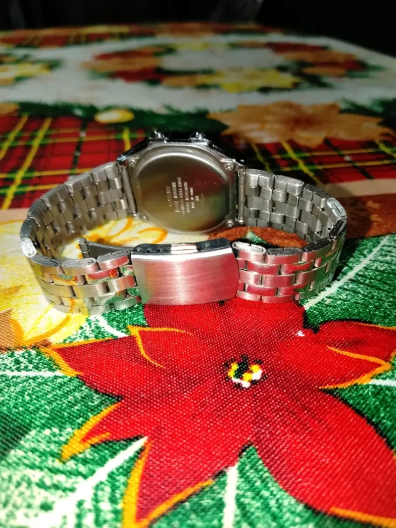 Reloj digital Casio camuflado metálico - 2