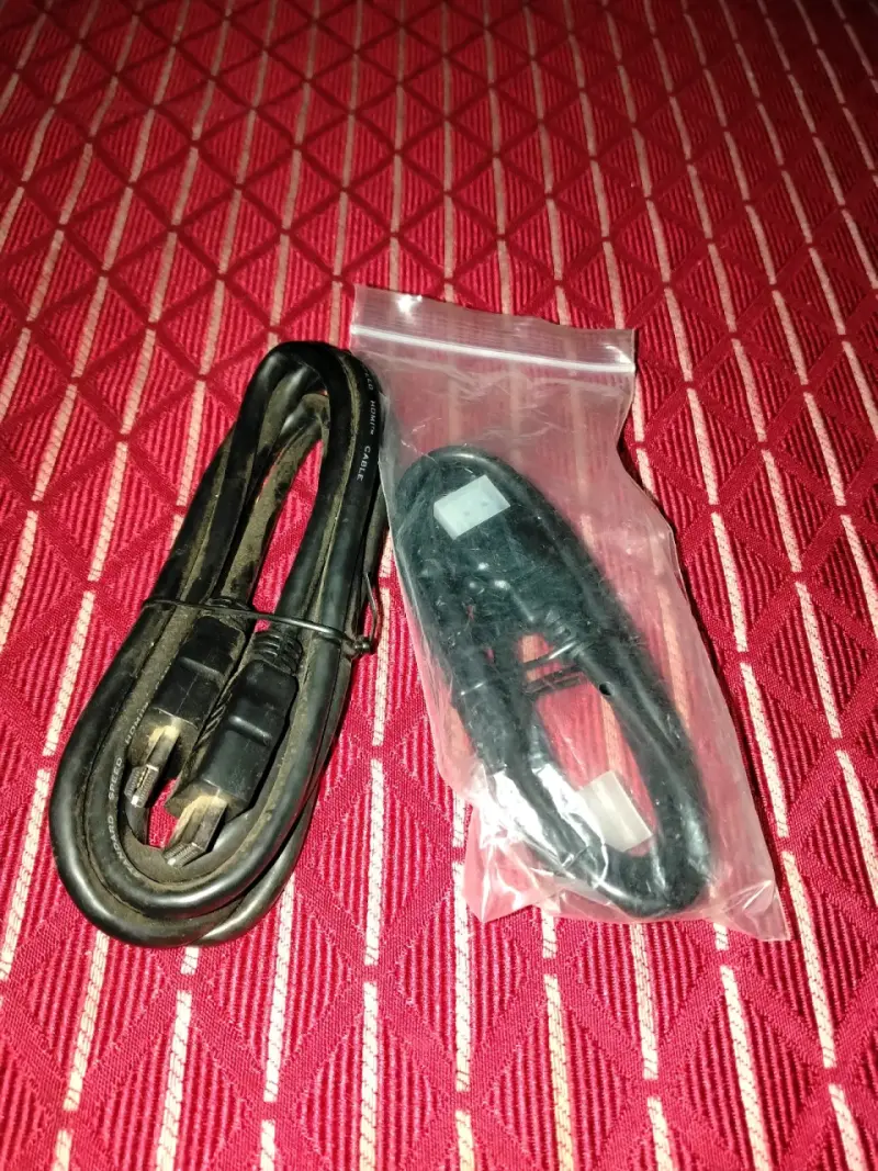 2 Cables HDMI