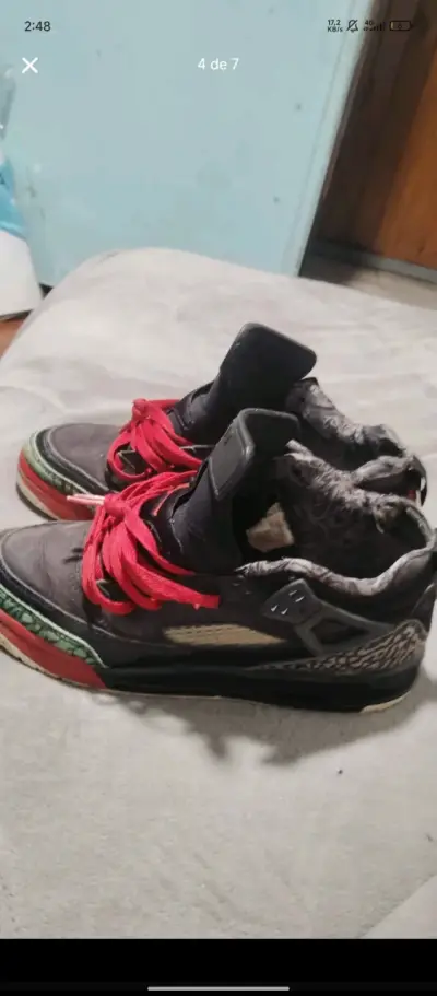 Zapatillas deportivas Air Jordan negras y rojas - miniatura 4