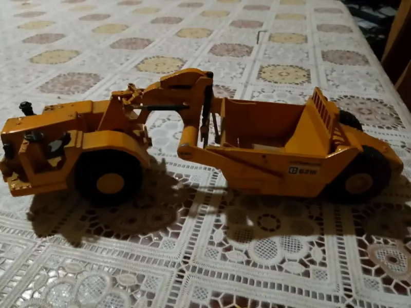 Modelo de juguete tractor Caterpillar 621R - 2