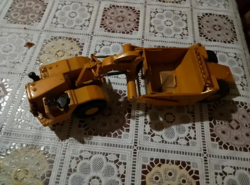 Modelo de juguete tractor Caterpillar 621R - 3