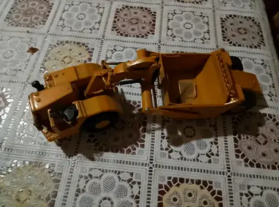 Modelo de juguete tractor Caterpillar 621R - miniatura 3